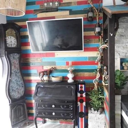 L'Histoire De L'Ouest , Jacuzzi Appartement Dole Dış mekan fotoğraf