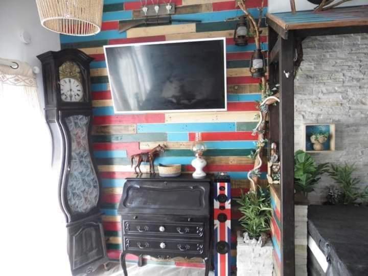 L'Histoire De L'Ouest , Jacuzzi Appartement Dole Dış mekan fotoğraf